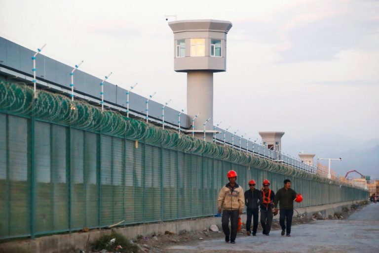 No odiarás tu trabajo después de ver lo que hacen en China