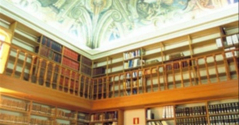 El PSOE pide digitalizar los documentos que hay en los archivos militares