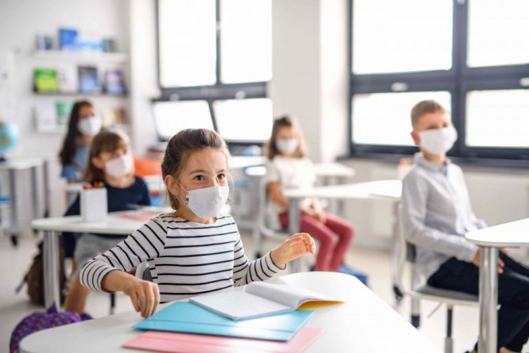 516 estudiantes y 126 docentes han dado positivo desde septiembre en Extremadura
