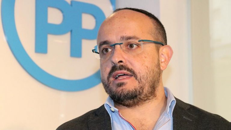 Fernández descarta una coalición con el PSC porque son «diametralmente diferentes»
