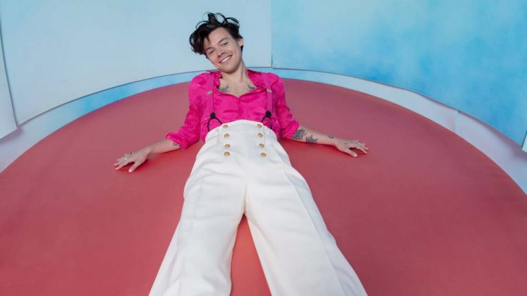 Harry Styles sigue triunfando con «Fine line»