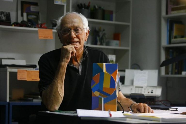 Córdoba llora el fallecimiento del arquitecto y escultor Juan Serrano, una «pérdida irreparable»