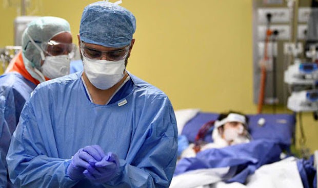 Tres nuevos fallecidos por Covid-19 en Navarra y 28 ingresos en la última jornada