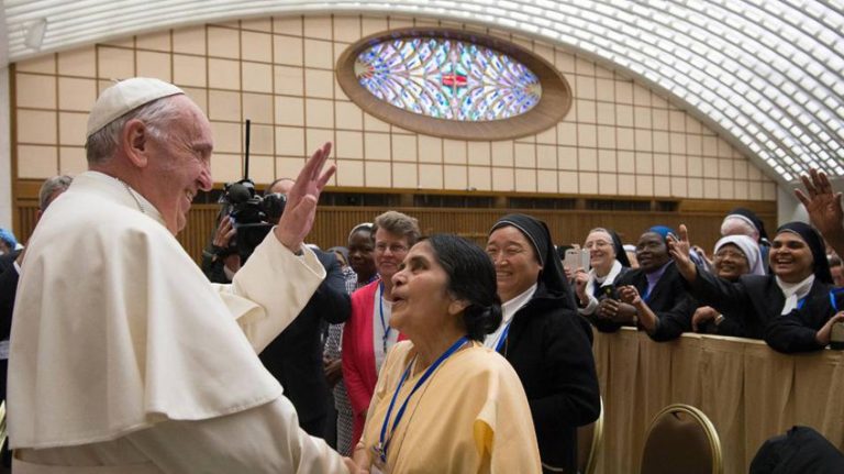 El Papa: «Recemos para que las mujeres participen más en la responsabilidad de la Iglesia»