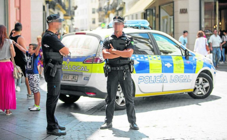 Detenido tras agredir a su exmujer, al novio de esta y a dos policías