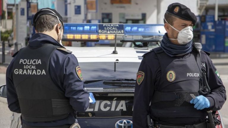 Más de 200 multas en Granada por fiestas en pisos, botellones y no usar mascarilla