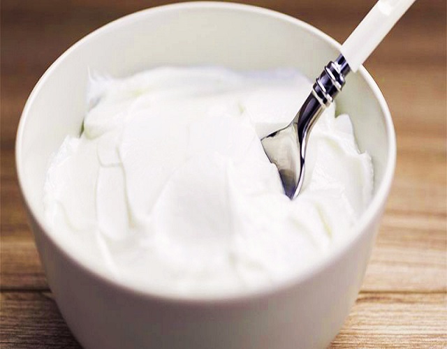 Cómo hacer la salsa de yogur perfecta para tus sandwiches