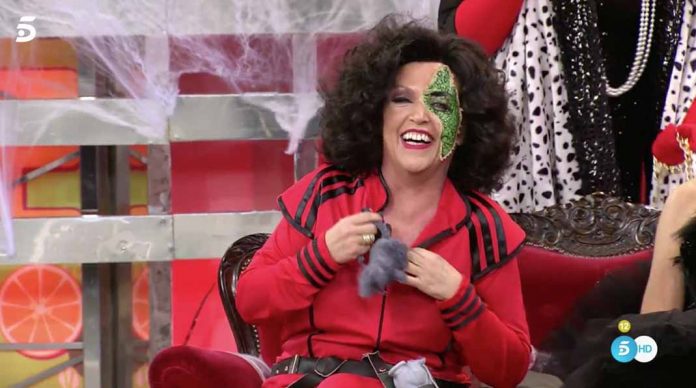 Lydia Lozano De Michael Jackson En Sálvame (2019). Fuente: Mediaset. 