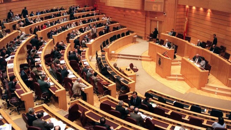 El Senado pide habilitar infraestructuras de Defensa para migrantes