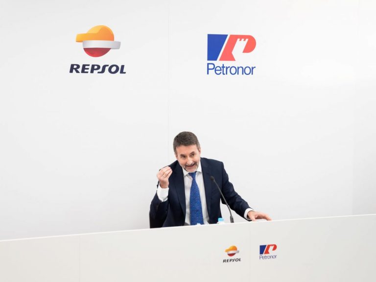 Comité de Petronor (Repsol) se encierra en la refinería para exigir la aplicación del convenio