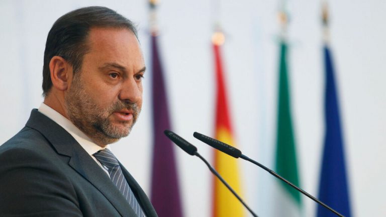 Ábalos ve los fondos europeos como una «gran oportunidad» para impulsar el Corredor Mediterráneo