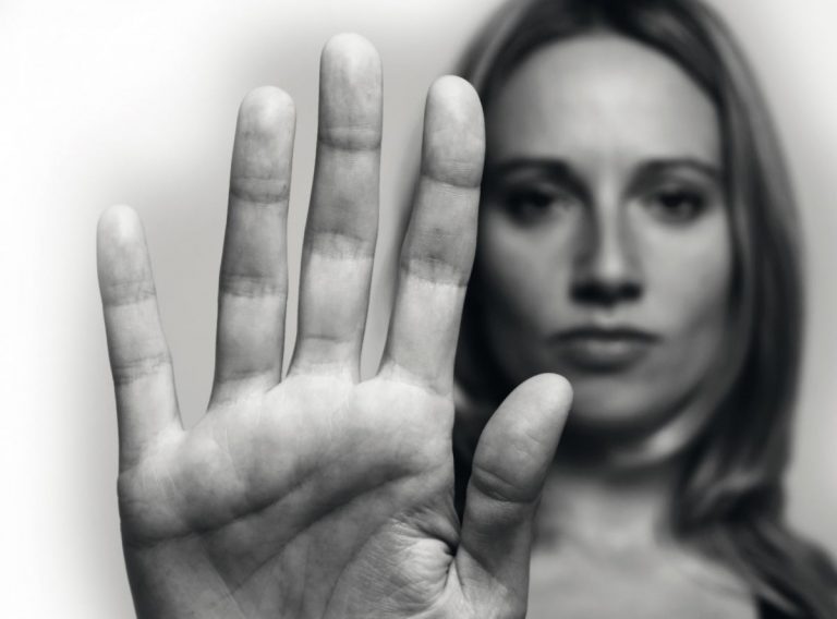 Icab señala la desigualdad económica como una causa de la violencia de género