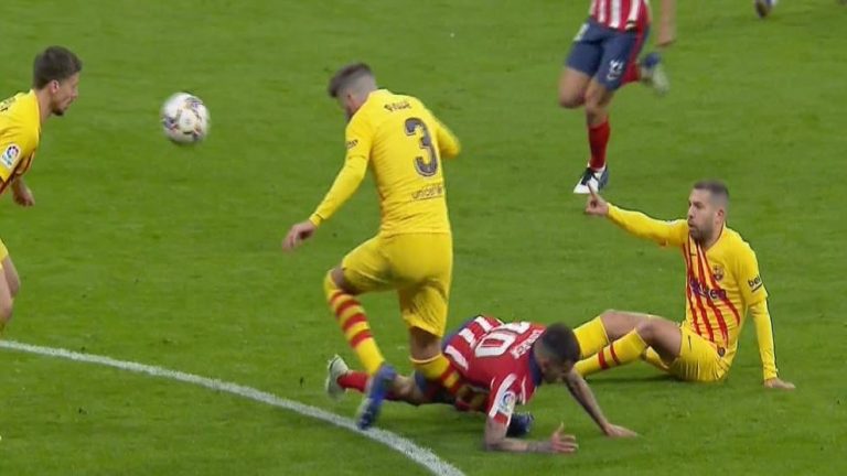 Koeman encuentra al sustituto perfecto de Piqué