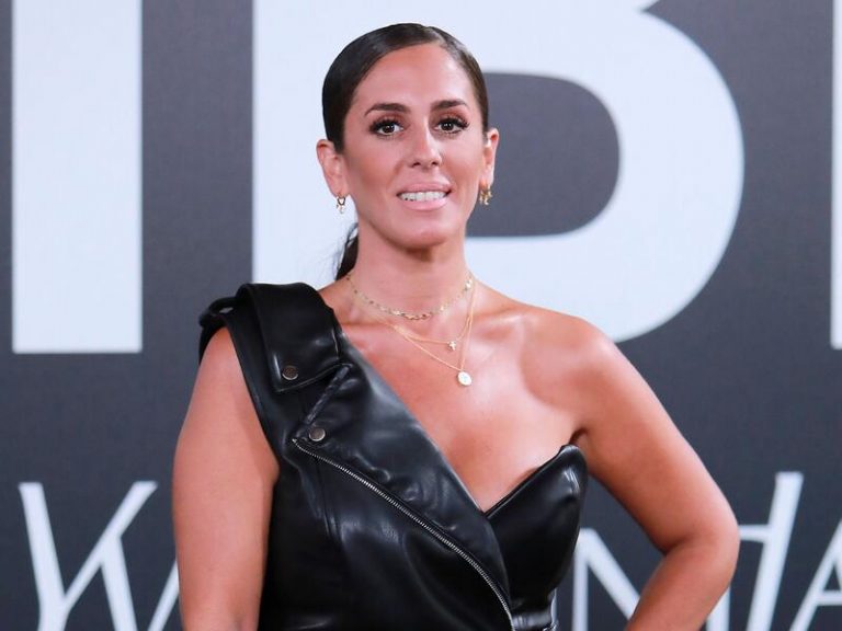 Anabel Pantoja publica su primer libro, ‘Sálvame para curvys’