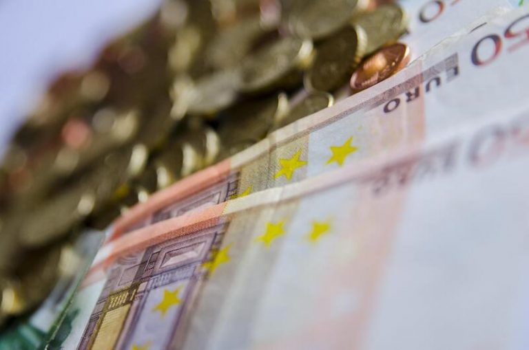 El crédito a las familias baja un 1,1% en septiembre y sube el de las empresas, un 2,9%
