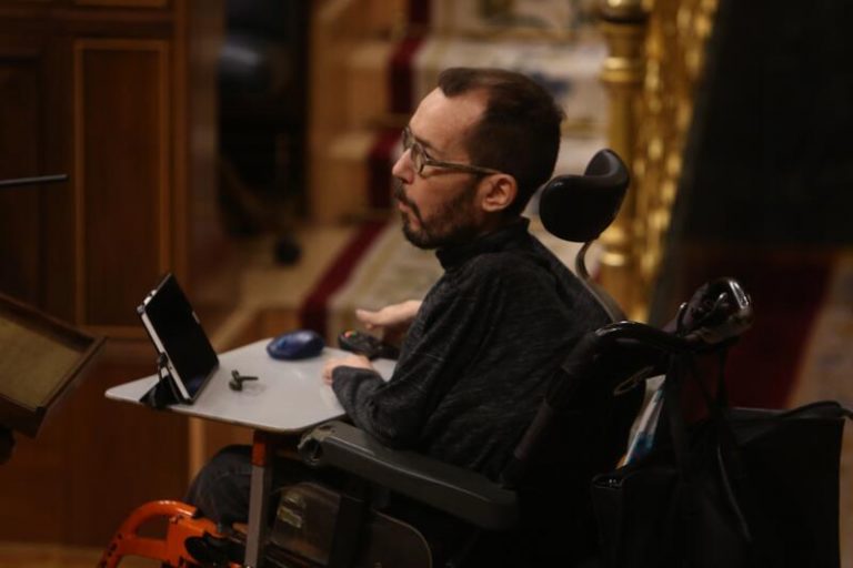 Echenique asegura que en los disturbios negacionistas «se corea el discurso de Vox»