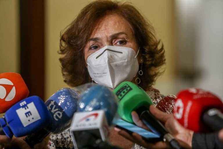 El Gobierno defiende que «no» se ha equivocado al eliminar el uso de la mascarilla al aire libre