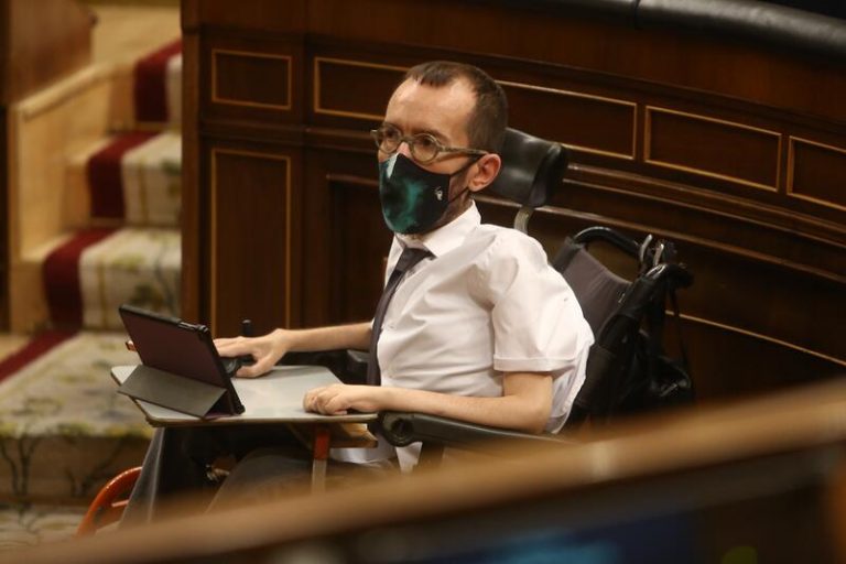 Podemos celebra que Cs se aleje de los PGE y acusa a Arrimadas de volver a Colón