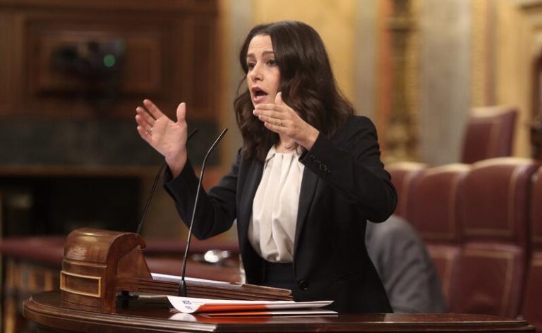 Arrimadas, pese a las palabras de Rivera, sigue pensando que pactar es «lo correcto»