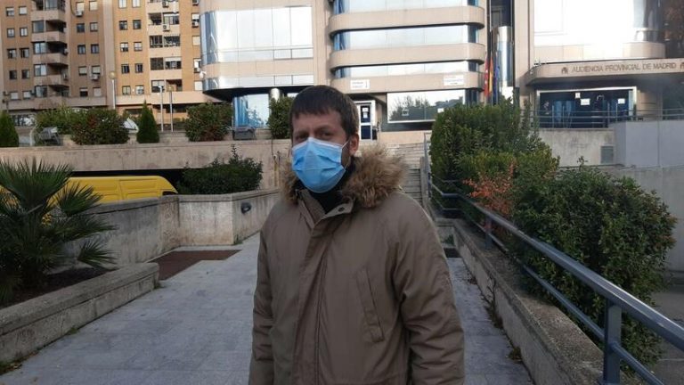 Vigilante que echó a gays: «Di un código rosa porque 2 personas del mismo sexo se magreaban»