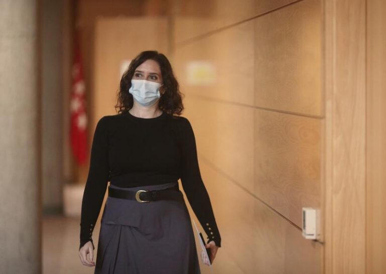 Ayuso insiste en hacer test en farmacias y lamenta que el Gobierno no haya dado respuesta
