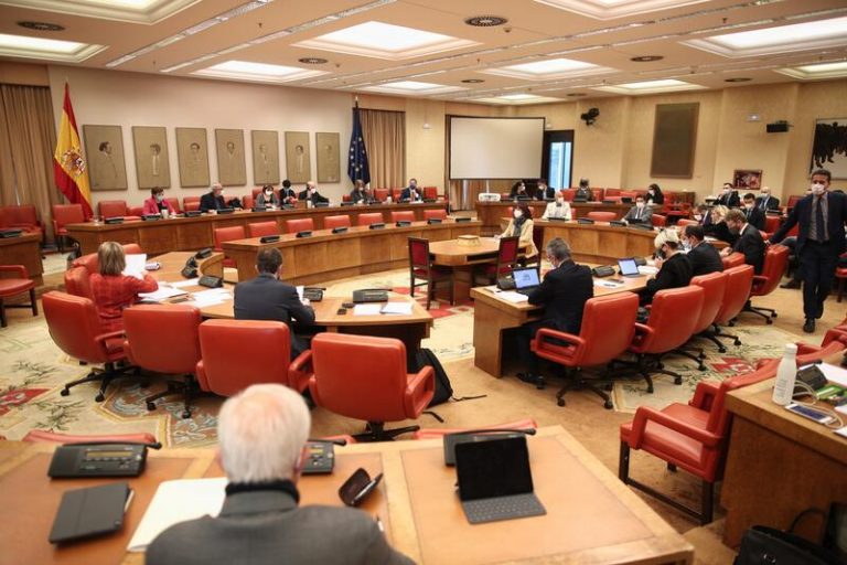 Los PGE superan su primer día de Comisión con el voto en contra de Cs