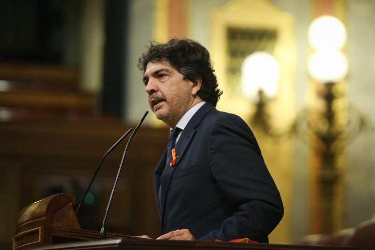 El PP pide a Cs reconocer su «error» de jugar ‘a dos bandas’ con los PGE