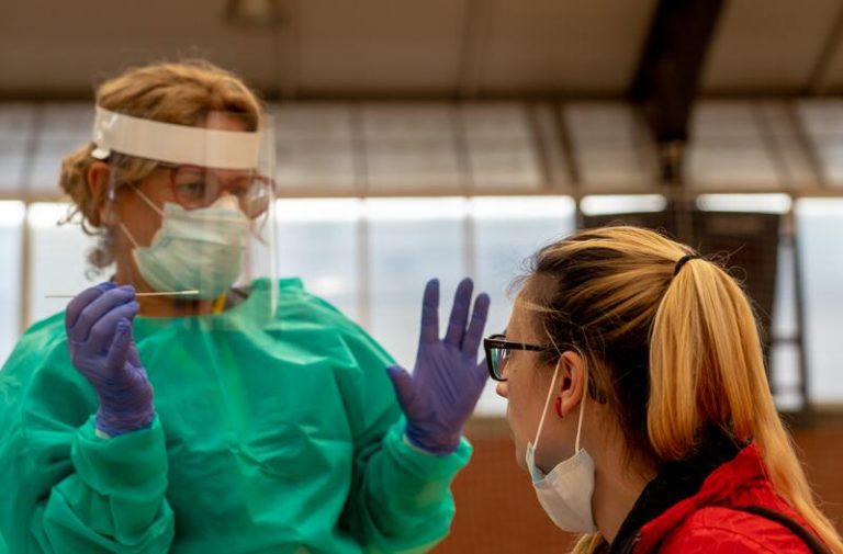 Andalucía supera las 4.000 muertes por Covid al sumar 74 en 24 horas