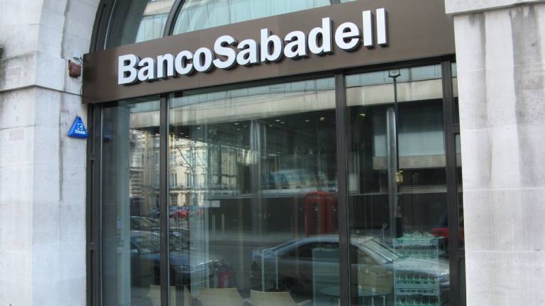 Banco Sabadell recortará 1.800 puestos con bajas incentivadas y prejubilaciones