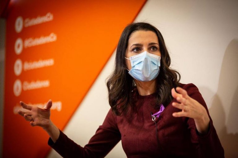 Arrimadas critica que el PSOE acepte que ERC le diga a Madrid «lo que tiene que hacer con los impuestos»