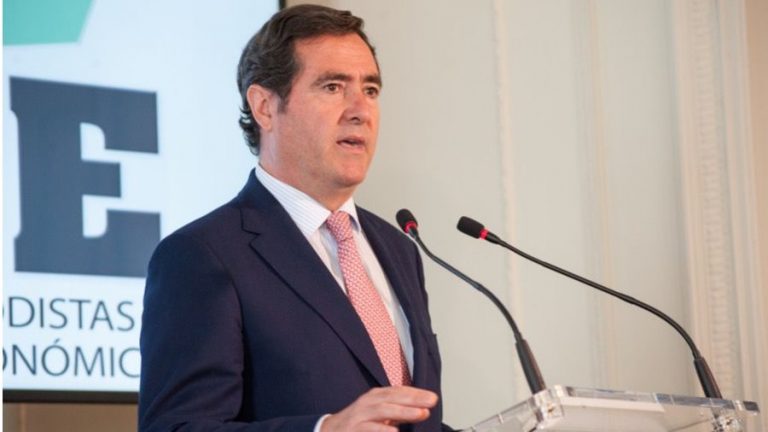 Garamendi, sobre la posibilidad de hacer ERTEs en la Administración: «Sería algo de echarle una ojeada»