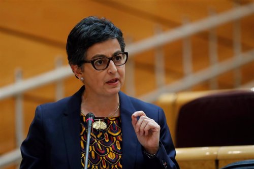 González Laya pide «remangarse» por el bien de España al PP