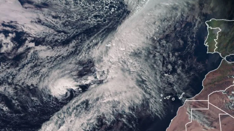 La tormenta tropical ‘Theta’ se dirige hacia Canarias tras modificar su trayectoria