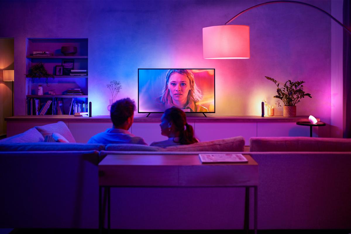 Guante profundo medida Iluminación inteligente para el televisor, entre las novedades de Philips  Hue
