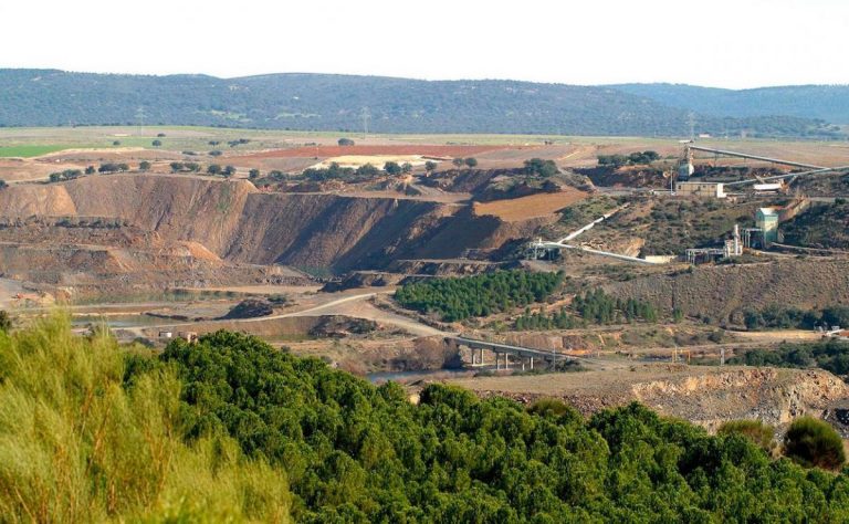 CSN se reúne con Enusa para abordar el plan de desmantelamiento de la planta Quercus
