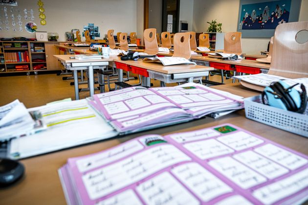 Una asociación de familias pide el «cierre temporal» de las escuelas en Cataluña