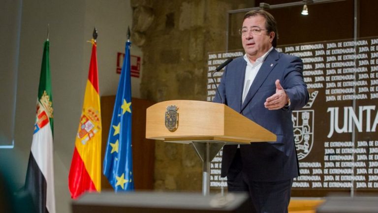 Vara afirma que pactar con Bildu y ERC «no» es la «alternativa» que le hace «más feliz»