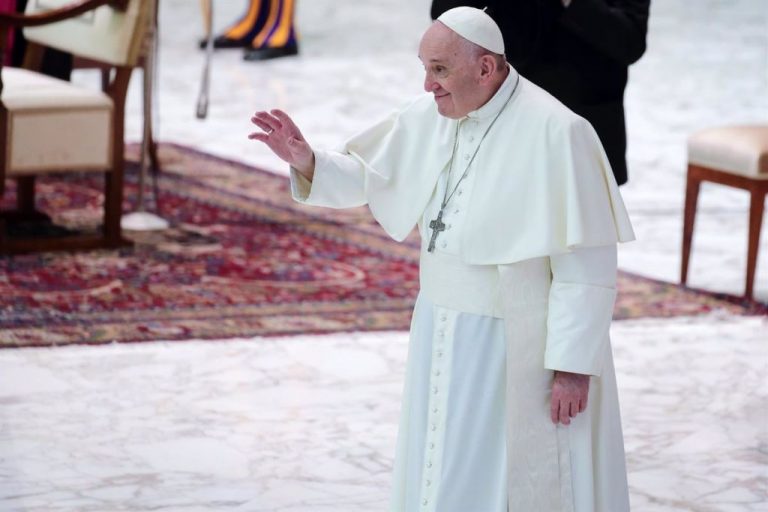 Papa pide abrir una «negociación sincera» en Nagorno Karabaj para lograr una «paz estable»