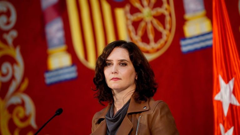 Ayuso: La Comunidad y el resto de España serán ahora «más seguras» al exigirse PCR en origen
