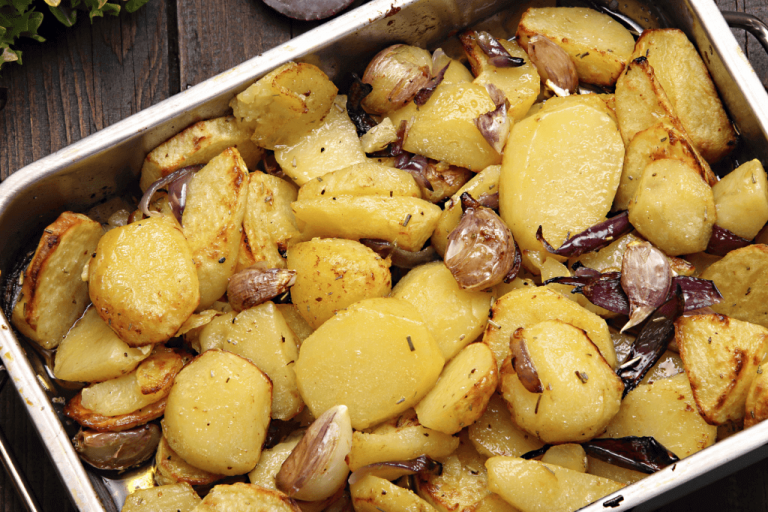 Cómo hacer patatas a lo pobre al horno