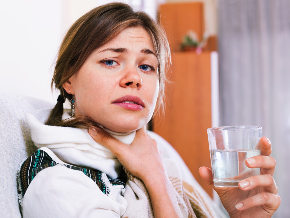 El Agua Para El Dolor De Garganta