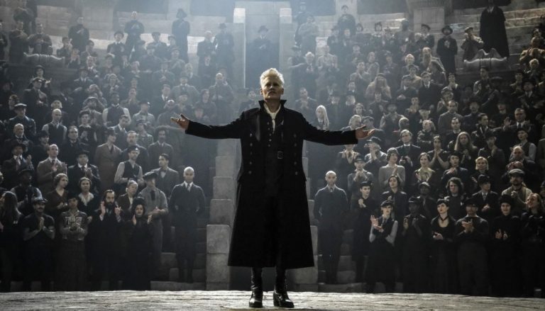 Mads Mikkelsen le ‘quita’ el puesto a Johnny Depp en Animales Fantásticos