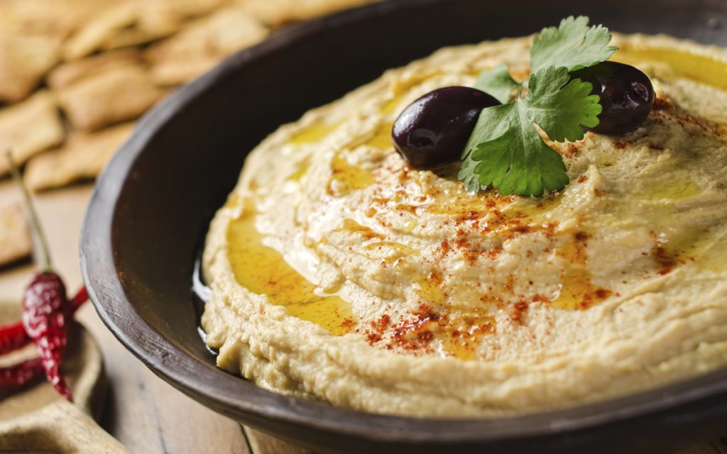 Qué Lleva De Verdad Y Cómo Se Hace Un Hummus Tradicional