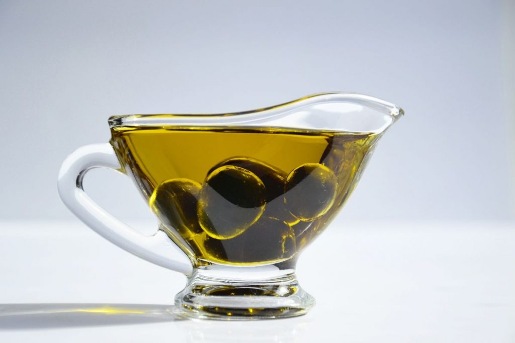 Esta es la cantidad de aceite de oliva virgen extra que debes consumir al día