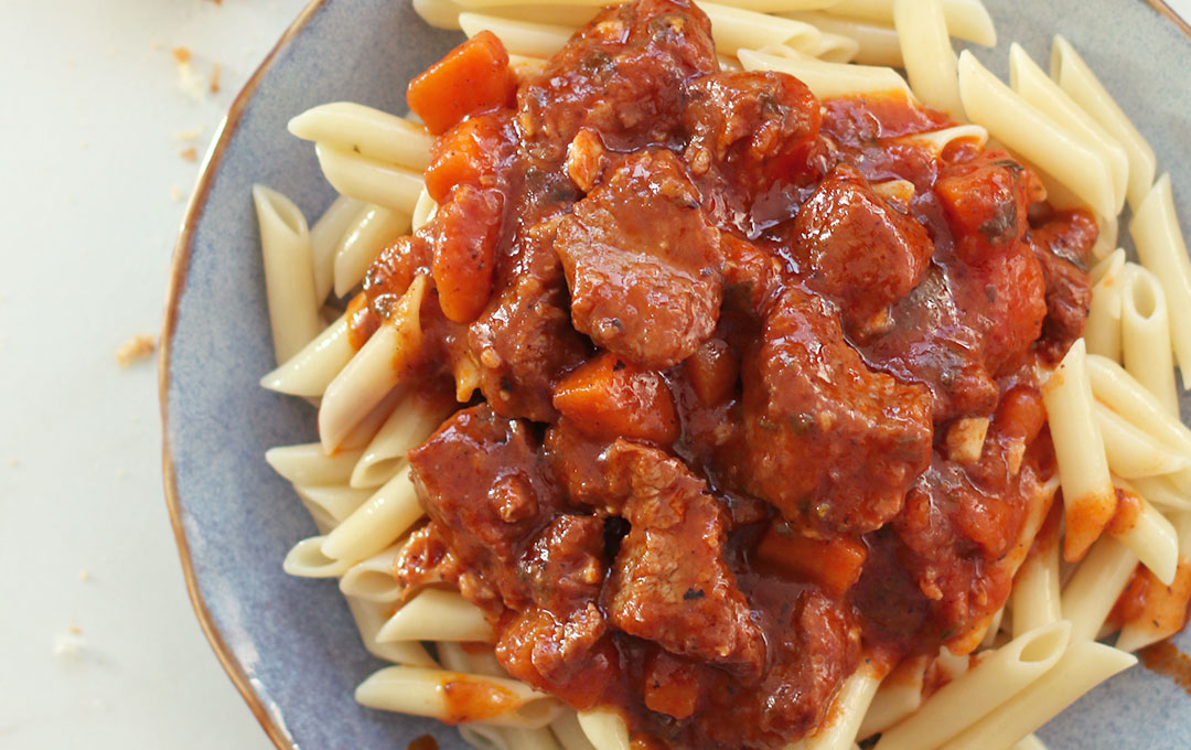 Carne En Salsa Con Pasta