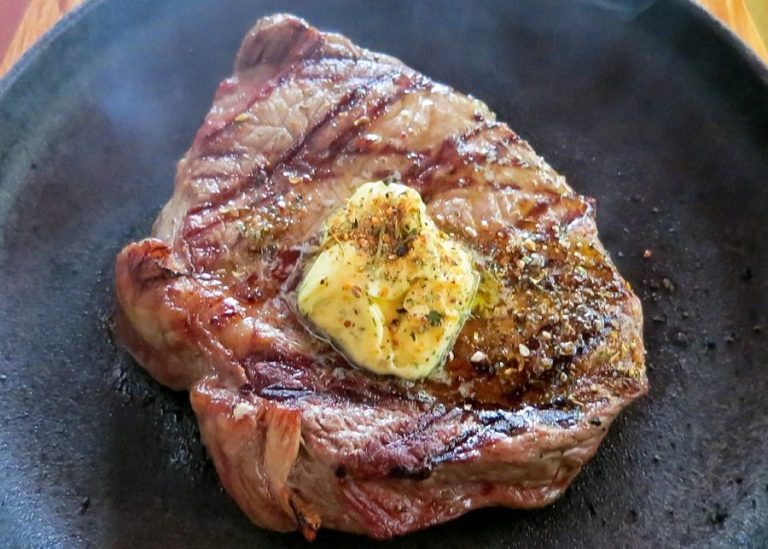 Cómo hacer un chuletón de ternera con mantequilla