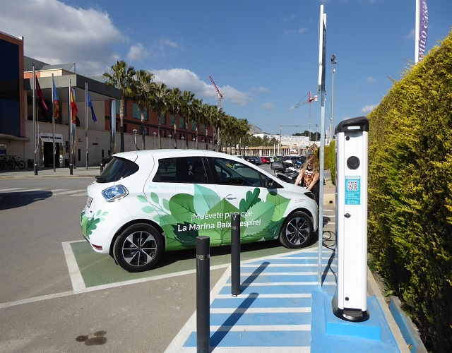 Coches Eléctricos Aparcar En La Calle