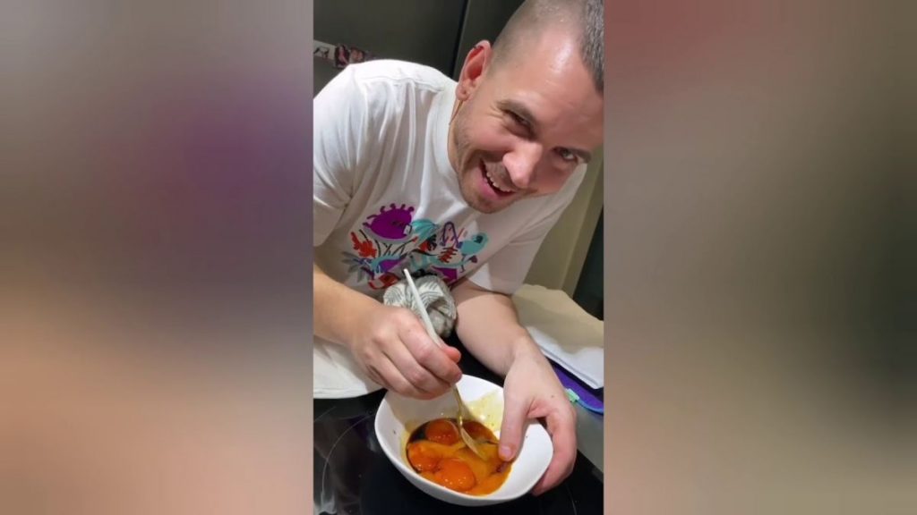 Cómo hacer la hamburguesa doble espectacular de Dabiz Muñoz 153 salsa