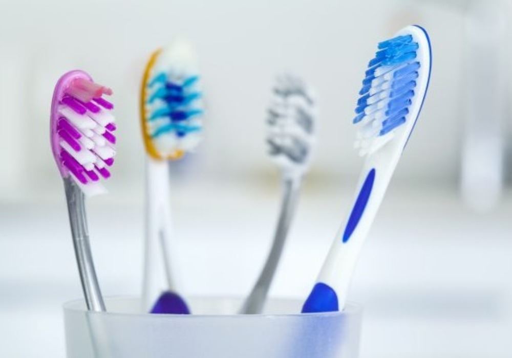 desinfectar un cepillo de dientes