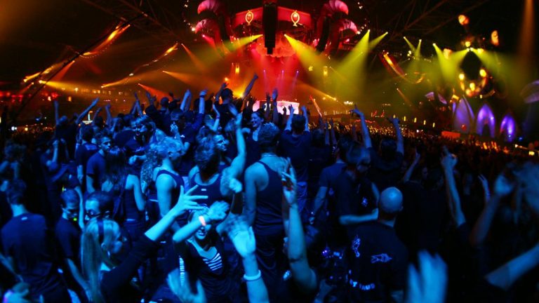 Qué es una rave